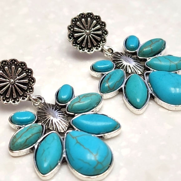 Turquoise and Silver Floral Earrings NWT - Picture 3 of 16
